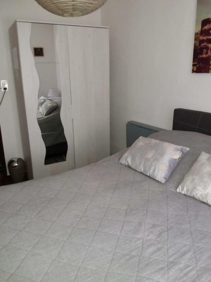 Chambres D'Hotes Chez Pierrot Et Flo Vugelles-La Mothe Exteriör bild